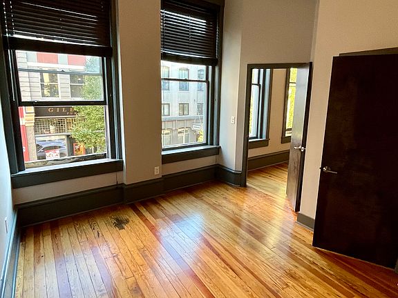 3rd image of 105 Campbell Ave SW #305