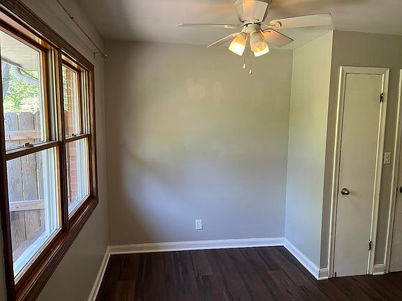 3rd image of 224 Bonaire St