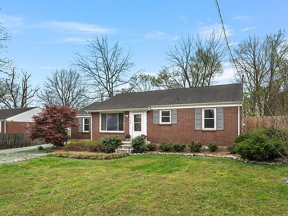 2nd image of 726 Maplewood Ln
