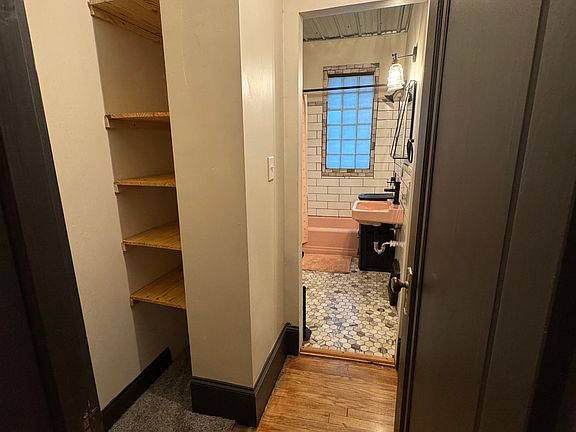 3rd image of 306 N Dexter St
