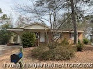 1469 Thelbert Dr, Fayetteville, NC 28301