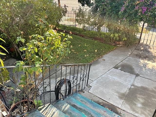 1st image of 1345 E Hazelton Ave