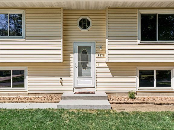 5th image of 6771 Maple Dr