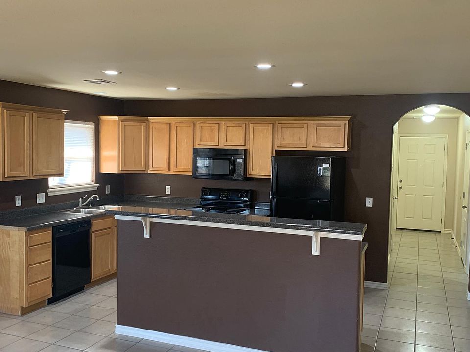 1st image of 220 Copper Oaks Dr #220