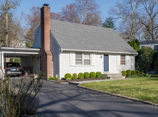 29 Edgerton St, Darien, CT 06820