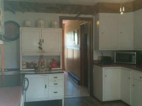 4th image of 415 E Jefferson St