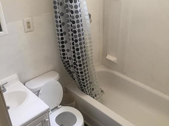 5th image of 2111 Crittenden St