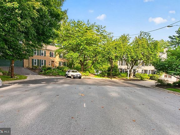 3rd image of 9209 Fernwood Rd