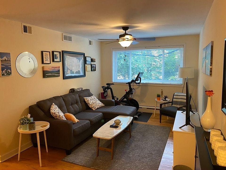 1st image of 505 W Melrose St APT 208