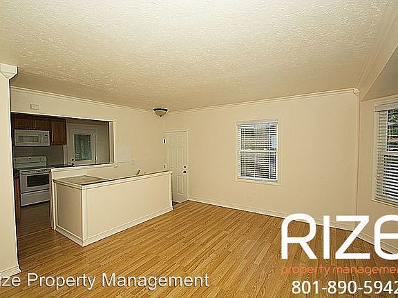 3rd image of 1447 S Utahna Dr