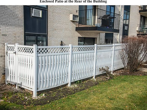 4th image of 9731 N Fox Glen Dr Unit 1D
