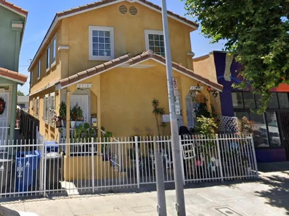 2710 W 54th St #1/2, Los Angeles, CA 90043