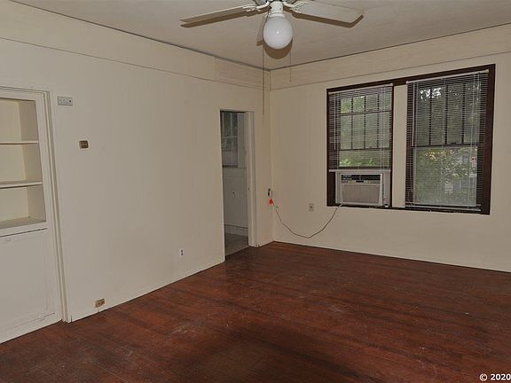 4th image of 505 NE 9th Ave