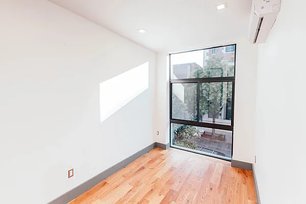 Rented by Nooklyn NYC LLC | media 28