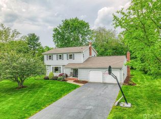 35 Brook Dr E, Princeton, NJ 08540