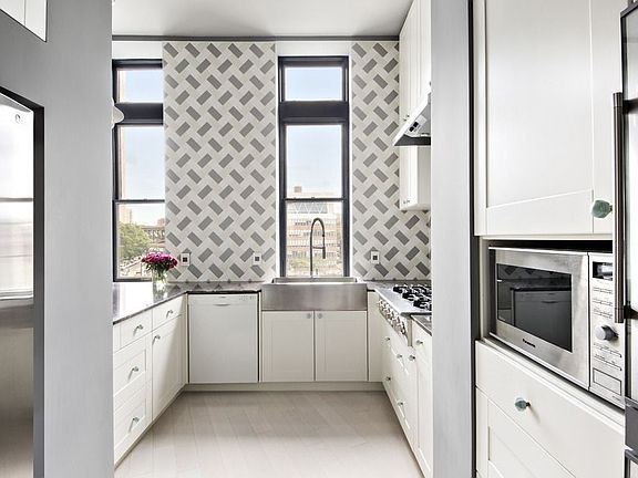 3rd image of 117 Beekman St #4C