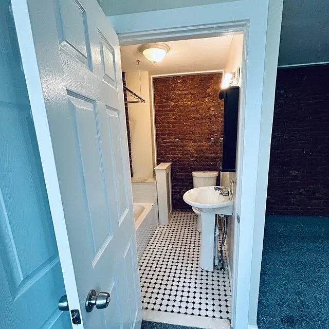 1 bed, 1000 sqft, $1,100 — Photo 4