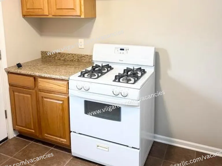 229 Broadmoor Ave — Photo 8