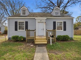 17 Green Oaks Rd, Newport News, VA 23601