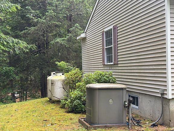 3rd image of 27 Arcadia Lane