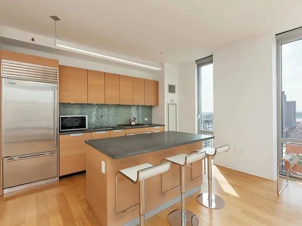 310 West 52nd Street 18H image 2 of 6