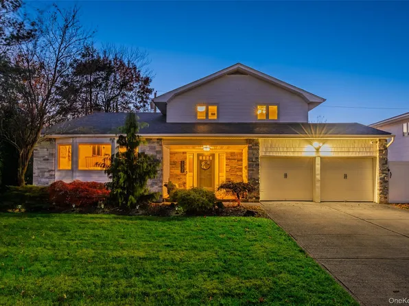 1734 Roberta Lane, Merrick, NY 11566