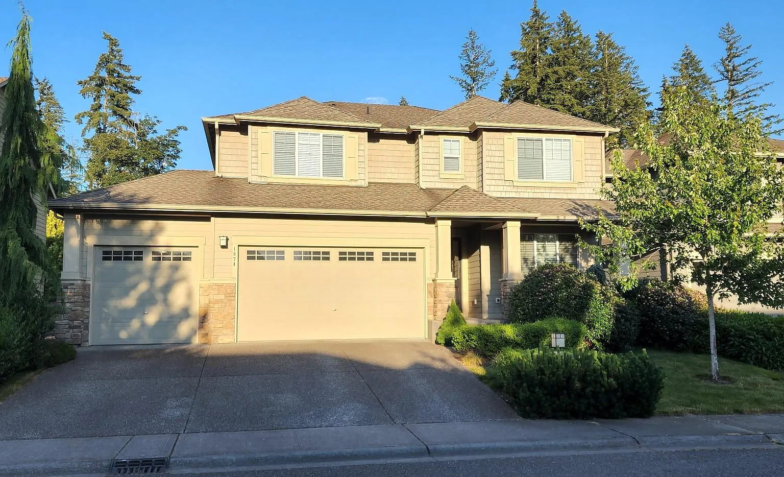 5 bed, 3130 sqft, $4,950 — Photo 1
