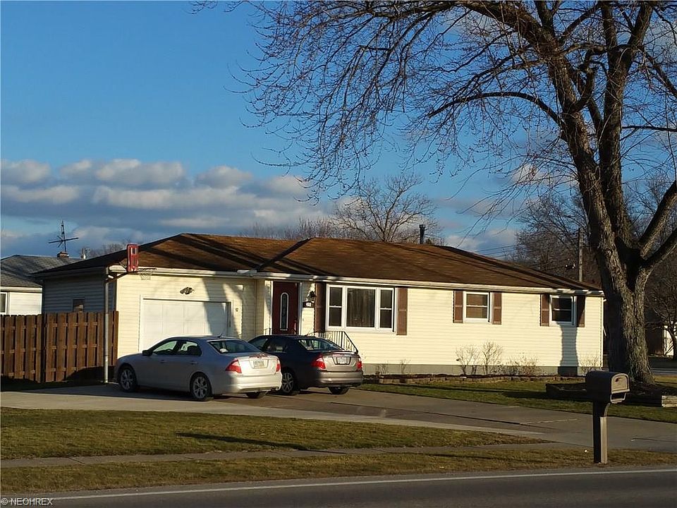 1st image of 469 N Lake St