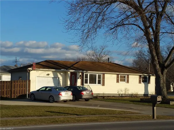469 N Lake St, Amherst, OH 44001