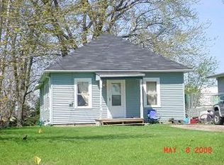 114 7th St SW, Cresco, IA 52136