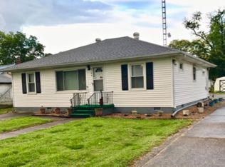 104 W Davenport St, Crossville, IL 62827