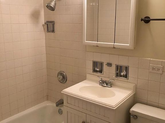 5th image of 518 W Miner St APT 1K