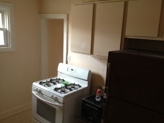 5th image of 472 4th St NW