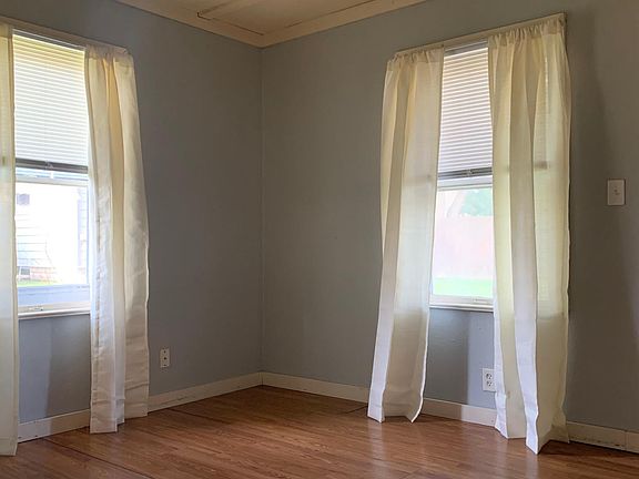 4th image of 2022 W Laura Ave