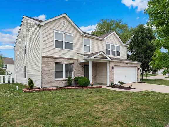 2nd image of 1401 Autumn Lakes Ln
