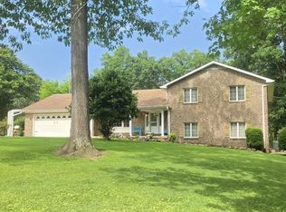 685 Salem Chapel Rd N, Benton, KY 42025