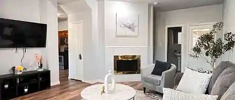 5th image of 1742 Creekbend Dr