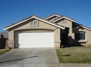 11590 English Ct, Adelanto, CA 92301