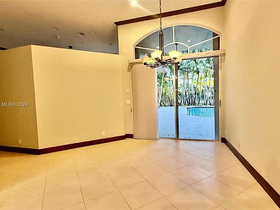 4th image of 836 Waterview Dr