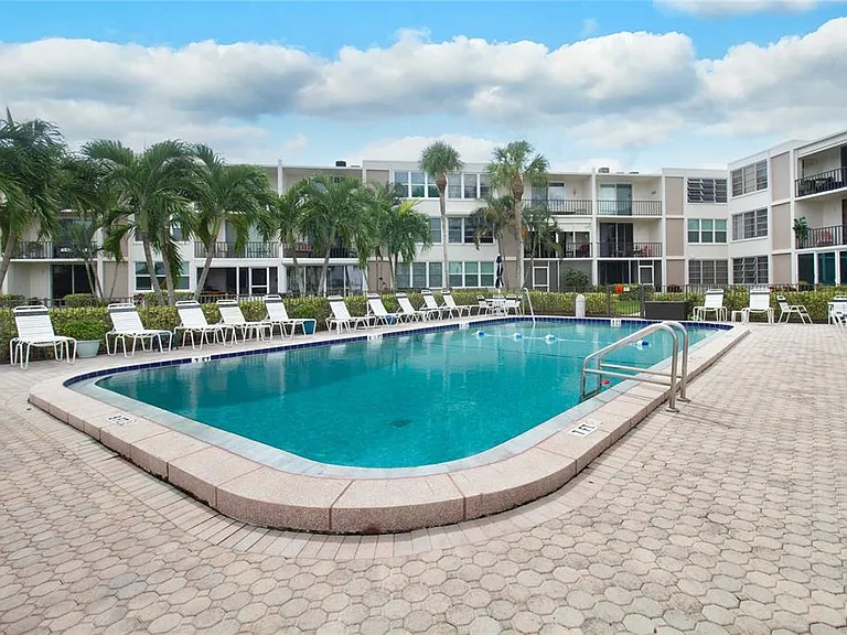 7405 Bay Island Dr S #120 — Photo 33
