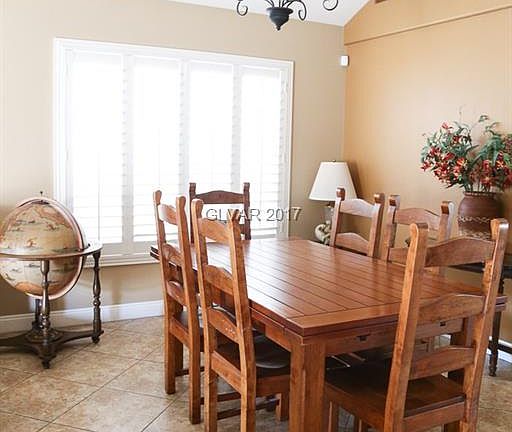 5th image of 10669 Penfolds St