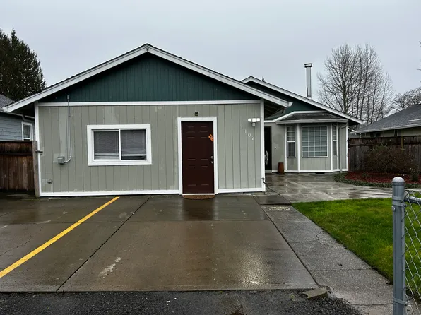 1102 S 11th Ave, Kelso, WA 98626
