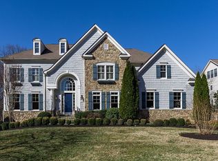 2734 Willow Dr, Vienna, VA 22181