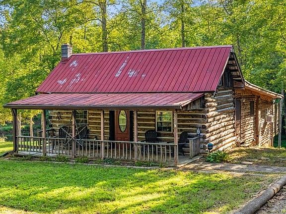 3rd image of 558 Throckmorton Rd