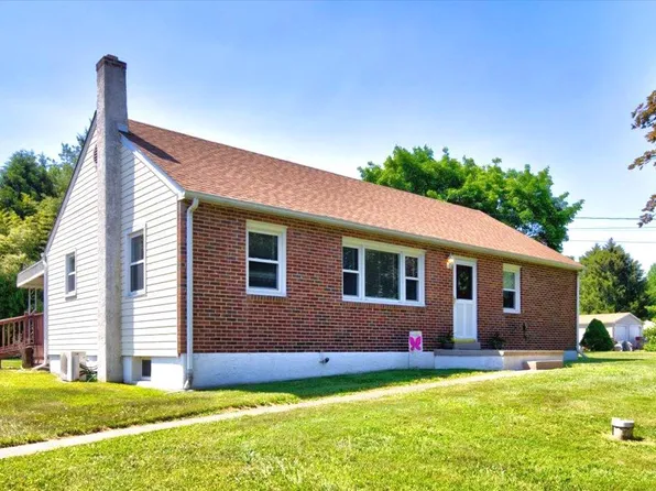 19 Pawlings Cir, Phoenixville, PA 19460