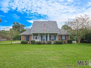 7902 Denham Chase Ave, Denham Springs, LA 70726