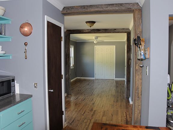 5th image of 1907 N Wheeler Ave
