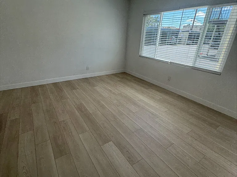 5776 Rostrata Ave — Photo 12