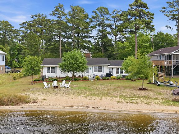 2nd image of 304 Sunnyside Drive