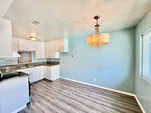 3060 Canyon Crest Dr #5 Photo 1